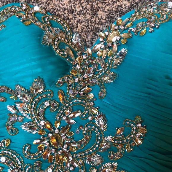 Short homecoming dress - Picture 4 of 6